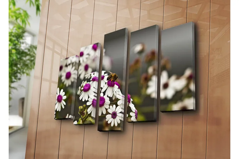 Suuri 5-osainen canvas-taulu, 105x70 cm - Kukkia violetilla keskellä ja mettä keräävä mehiläinen - Valkoinen / violetti - Sisustustuotteet - Taulu & taide - Canvas-taulu