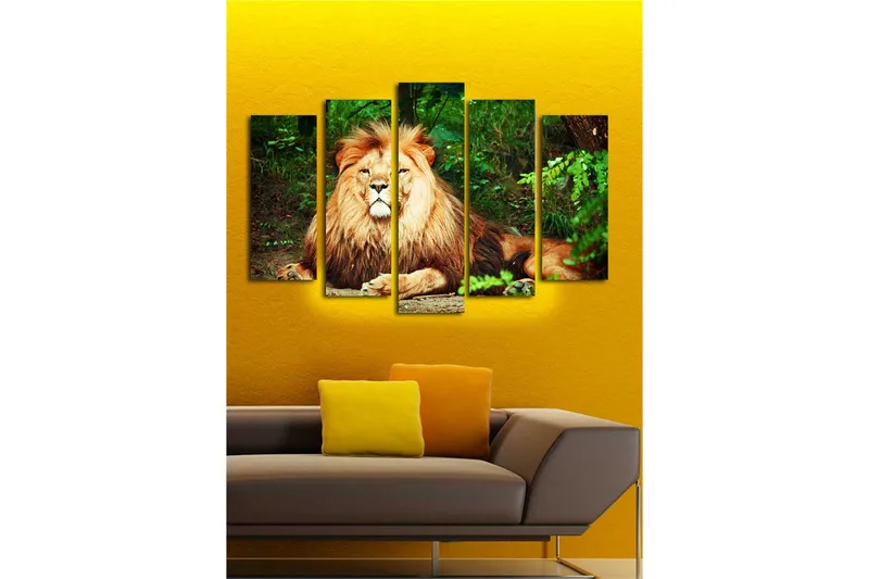 Suuri 5-osainen canvas-taulu, 105x70 cm - Majesteettinen leijona vaikuttavalla harjalla luonnollisessa ympäristössä - Kulta / Vihreä / Ruskea - Sisustustuotteet - Taulu & taide - Canvas-taulu