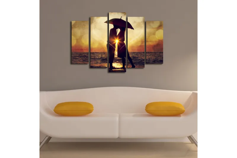 Suuri 5-osainen canvas-taulu, 105x70 cm - Romanttinen siluetti pariskunnasta auringonlaskun aikaan sateenvarjon kanssa - Kulta / Oranssi / Musta - Sisustustuotteet - Taulu & taide - Canvas-taulu