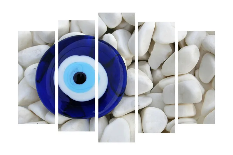 Suuri 5-osainen canvas-taulu, 105x70 cm - Sininen lasisilmä, jota ympäröivät valkoiset kivet, Sininen / Valkoinen / Musta