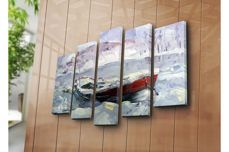 Suuri 5-osainen canvas-taulu, 105x70 cm - Talvimaisema veneellä lumessa ja jäässä - Vaaleansininen / Valkoinen / Punainen - Sisustustuotteet - Taulu & taide - Canvas-taulu