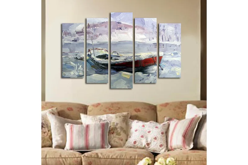 Suuri 5-osainen canvas-taulu, 105x70 cm - Talvimaisema veneellä lumessa ja jäässä - Vaaleansininen / Valkoinen / Punainen - Sisustustuotteet - Taulu & taide - Canvas-taulu
