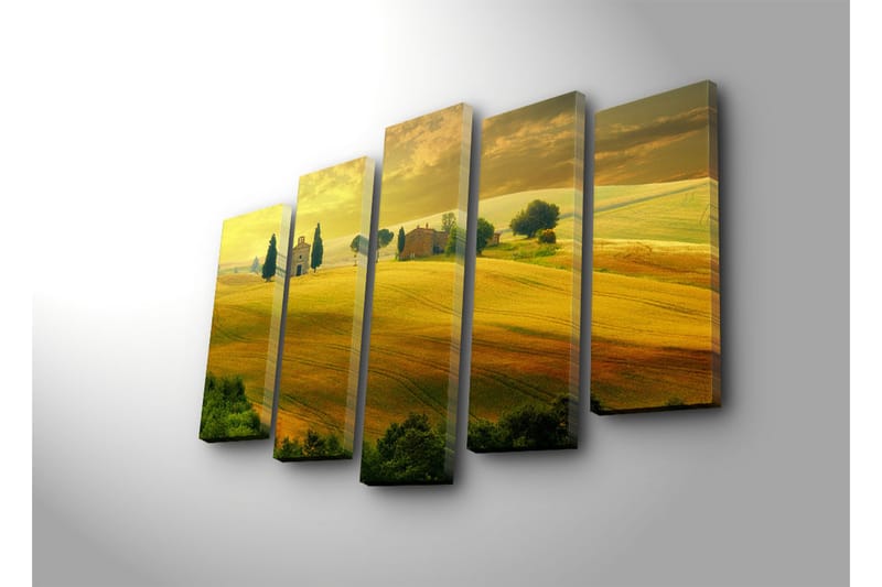 Suuri 5-osainen canvas-taulu, 105x70 cm - Vehreä maisema kumpuilevilla pelloilla ja pienellä kirkolla - Kullankeltainen / Vihreä / Ruskea - Sisustustuotteet - Taulu & taide - Canvas-taulu
