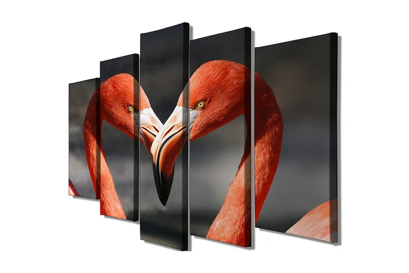 Suuri 5-osainen canvas-taulu 105x70 cm - Kaksi flamingoja muodostamassa sydämen nokkiensa avulla, Punainen / Musta