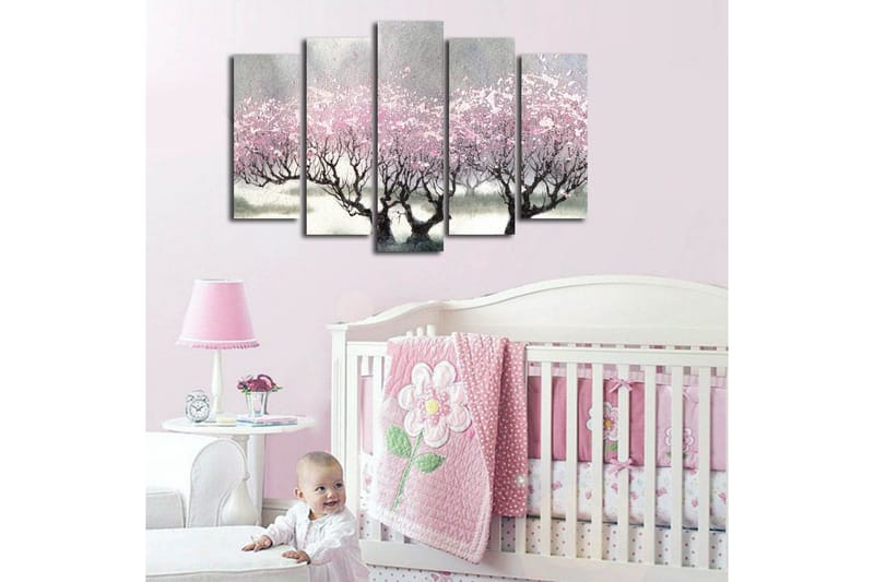 Suuri 5-osainen canvas-taulu 105x70 cm - Kukkivia kirsikkapuita unenomaisessa maisemassa - Vaaleanpunainen / Harmaa / Musta - Sisustustuotteet - Taulu & taide - Canvas-taulu