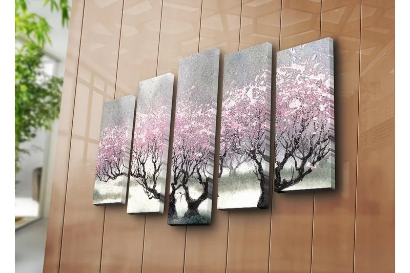 Suuri 5-osainen canvas-taulu 105x70 cm - Kukkivia kirsikkapuita unenomaisessa maisemassa - Vaaleanpunainen / Harmaa / Musta - Sisustustuotteet - Taulu & taide - Canvas-taulu
