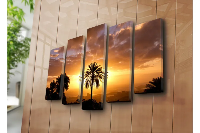 Suuri 5-osainen canvas-taulu 105x70 cm - Palmujen siluetti auringonlaskua vasten lämpimin sävyin - Oranssi / Kulta / Musta - Sisustustuotteet - Taulu & taide - Canvas-taulu
