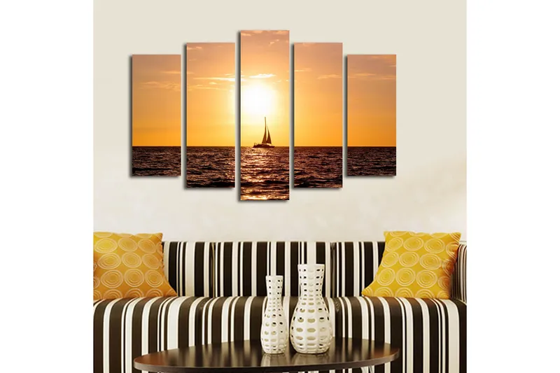 Suuri 5-osainen canvas-taulu 105x70 cm - Purjevene auringonlaskussa meren yllä - Oranssi / Kulta / Tummansininen - Sisustustuotteet - Taulu & taide - Canvas-taulu