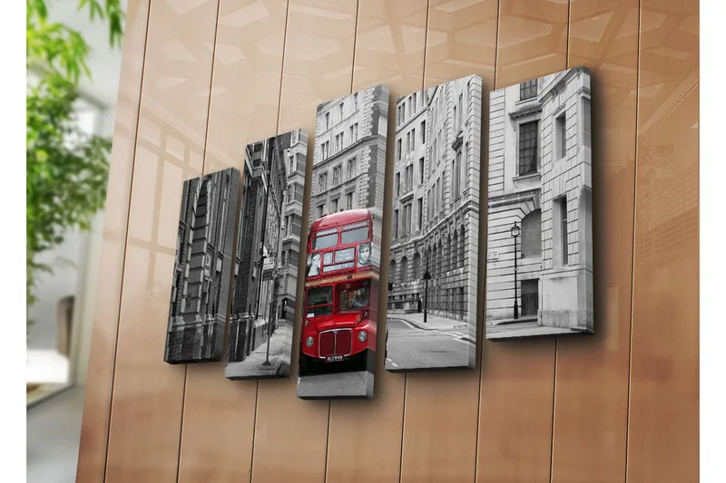 Suuri 5-osainen canvas-taulu 105x70 cm - Punainen kaksikerroksinen bussi harmaalla kaupunkikadulla - Punainen / Harmaa - Sisustustuotteet - Taulu & taide - Canvas-taulu