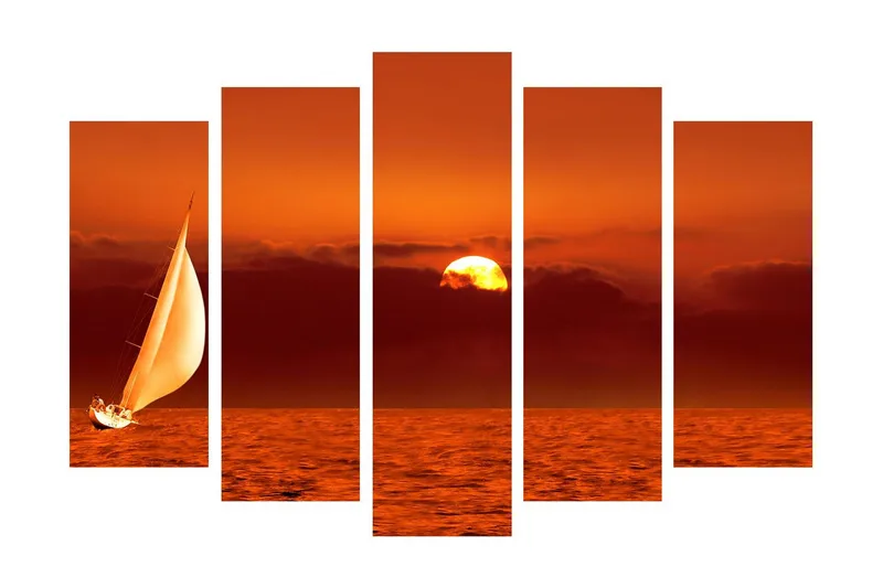 Suuri 5-osainen canvas-taulu 105x70 cm - Purjevene hohtavalla merenpinnalla auringonlaskun aikaan, Oranssi / Kulta / Punainen