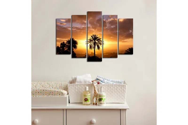 Suuri 5-osainen canvas-taulu 105x70 cm - Palmujen siluetti auringonlaskua vasten lämpimin sävyin - Oranssi / Kulta / Musta - Sisustustuotteet - Taulu & taide - Canvas-taulu