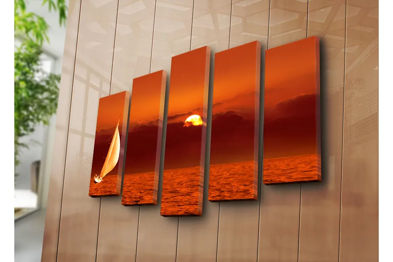 Suuri 5-osainen canvas-taulu 105x70 cm - Purjevene hohtavalla merenpinnalla auringonlaskun aikaan - Oranssi / Kulta / Punainen - Sisustustuotteet - Taulu & taide - Canvas-taulu