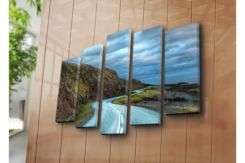 Suuri canvas-taulu, 5 osaa, 105x70 cm - Kaunis rannikkotie mutkittelee dramaattisten maisemien läpi - Harmaa / Vihreä / Sininen - Sisustustuotteet - Taulu & taide - Canvas-taulu