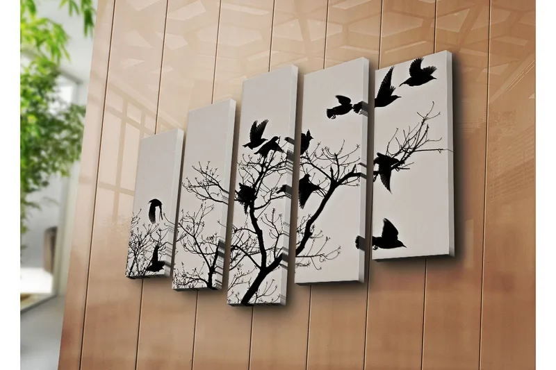 Suuri canvas-taulu, 5 osaa, 105x70 cm - Lintujen siluetit oksalla lentäen - Musta / Harmaa - Sisustustuotteet - Taulu & taide - Canvas-taulu