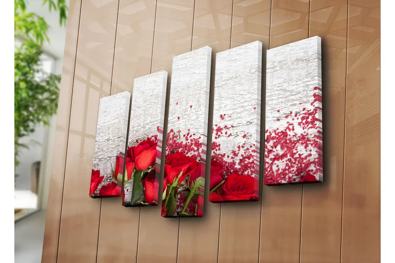 Suuri canvas-taulu, 5 osaa, 105x70 cm - Punaisia ruusuja romanttisilla elementeillä - Punainen / Vihreä - Sisustustuotteet - Taulu & taide - Canvas-taulu