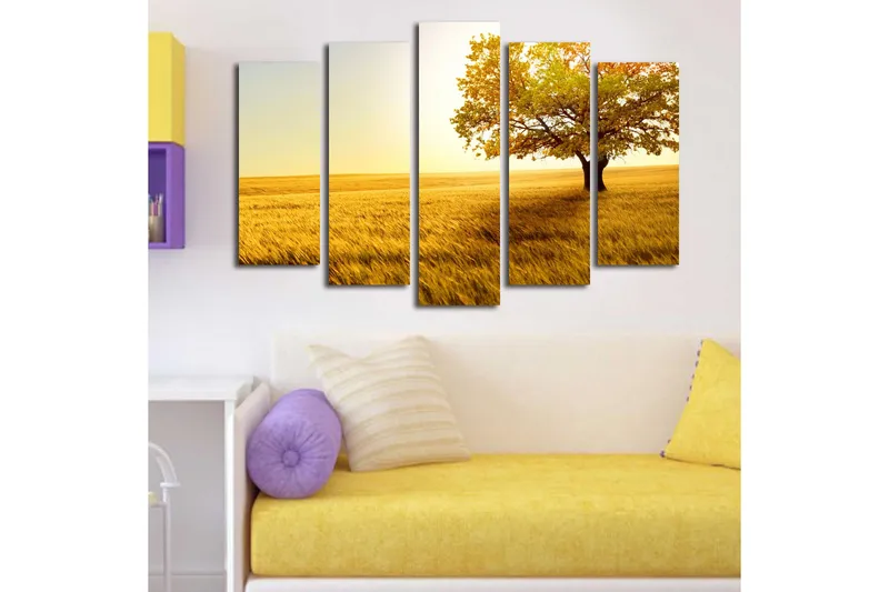 Suuri canvas-taulu viidessä osassa 105x70 cm - Majesteettinen tammi kultaisilla niityillä - Kulta / Oranssi / Vihreä - Sisustustuotteet - Taulu & taide - Canvas-taulu
