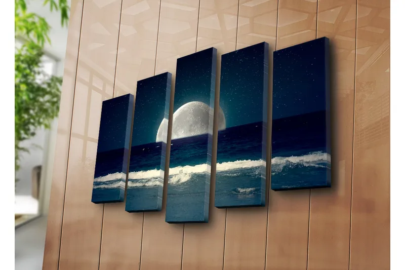 Suuri canvas-taulu viidessä osassa 105x70 cm - Upea kuu nousee meren ylle - Tummansininen / Harmaa / Valkoinen - Sisustustuotteet - Taulu & taide - Canvas-taulu