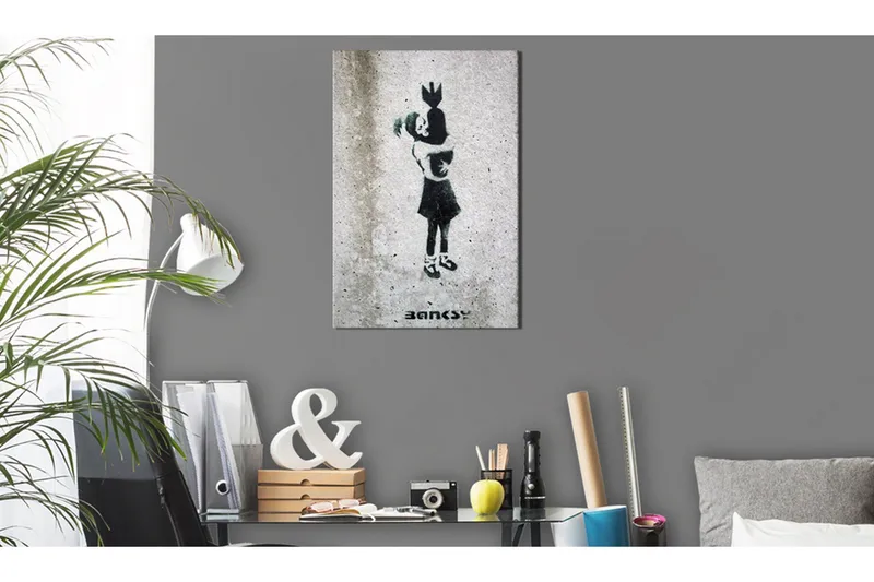 Tavla Bomb Hugger By Banksy VALUE_MISSING_3 80x120 - Sisustustuotteet - Taulu & taide - Canvas-taulu
