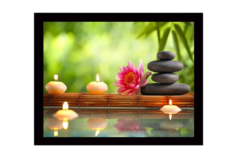 Kehyksiin ripustettu puukangas - 41x56 cm - Harmoninen sommitelma kivillä, kynttilöillä ja lootuskukalla, Vaaleanpunainen / Musta / Beige