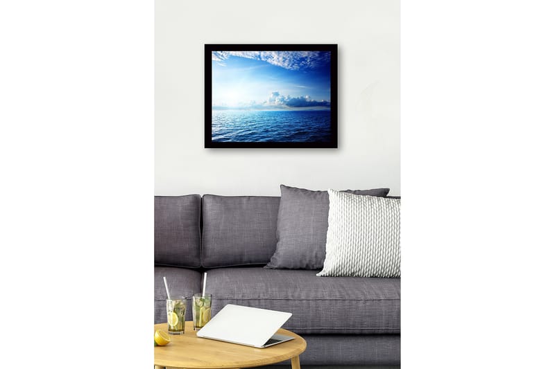 Kehyksiin ripustettu puukangas - 41x56 cm - Upea merinäköala kirkkailla pilvillä ja auringonsäteillä - Sininen / Vaaleansininen / Valkoinen - Sisustustuotteet - Taulu & taide