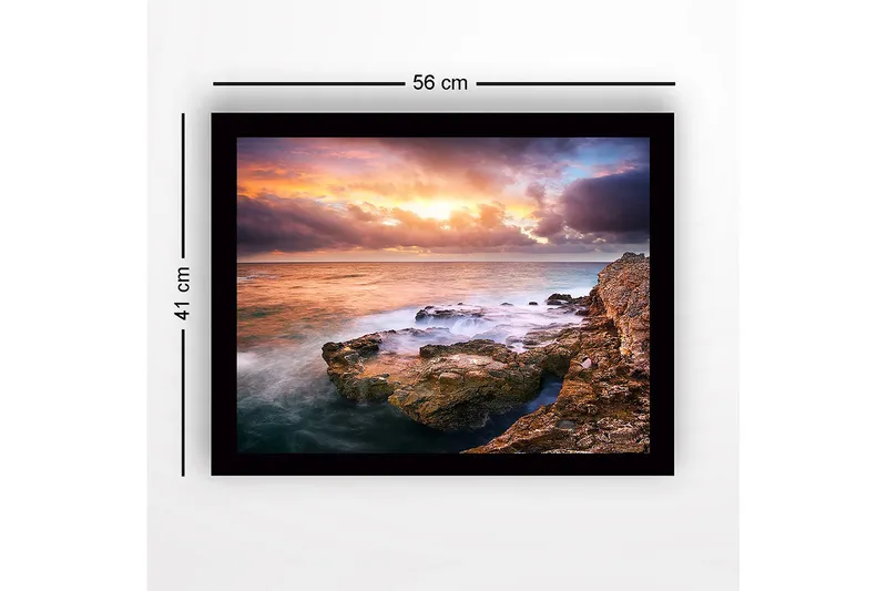 Kehystetty puutaulu canvasille - 41x56 cm - Upea auringonlasku meren yllä kalliomuodostelmien edessä - Oranssi / Sininen / Harmaa - Sisustustuotteet - Taulu & taide