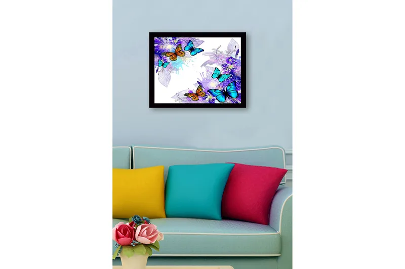 Kehystetty puucanvas - 41x56 cm - Värikkäitä perhosia eloisassa sommitelmassa - Sininen / Oranssi / Violetti - Sisustustuotteet - Taulu & taide