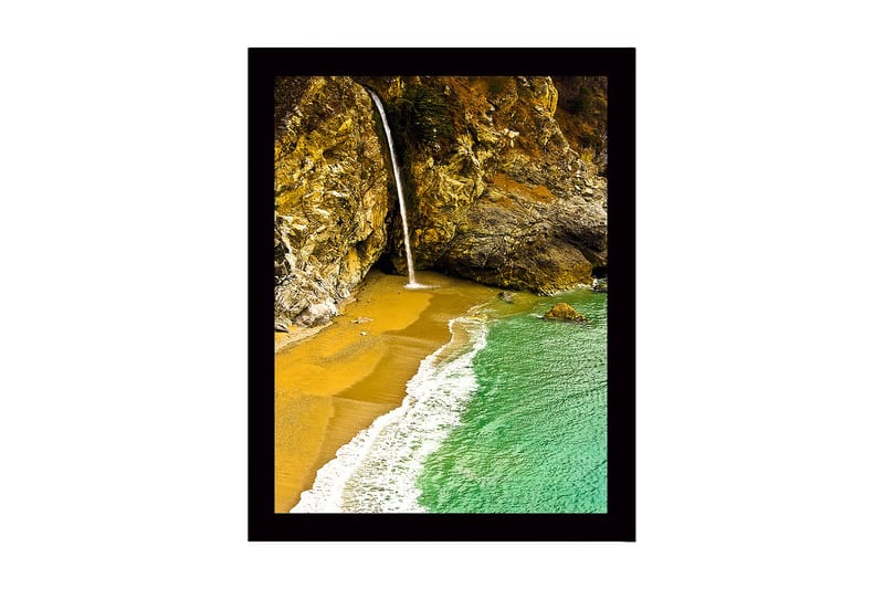 Kehystetty puutaulu canvas-taululla - 41x56 cm - Vesiputous virtaa kallioiden ympäröimään rantapoukamaan, Kulta / Turkoosi / Harmaa