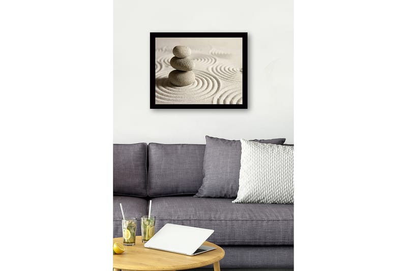 Kehystetty puutaulu canvasille - 41x56 cm - Kivikasa hiekalla pyöreillä kuvioilla - Harmaa / Beige - Sisustustuotteet - Taulu & taide