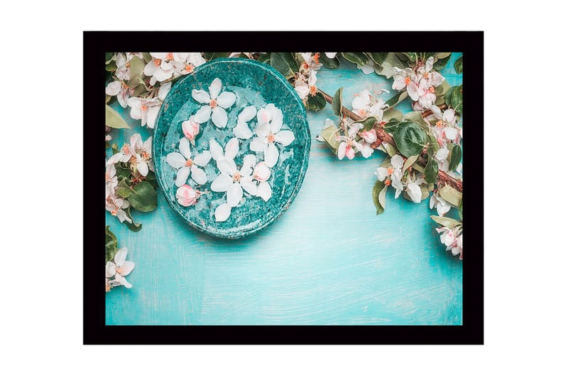 Kehystetty puutaulu canvasille - 41x56 cm - Kulho kukilla turkoosilla pohjalla, Turkoosi / Valkoinen / Vihreä