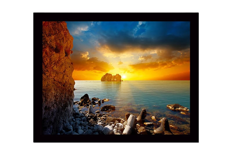 Kehystetty puutaulu canvasille - 41x56 cm - Auringonlasku meren yllä kalliomuodostelmien edessä, Oranssi / Sininen / Harmaa