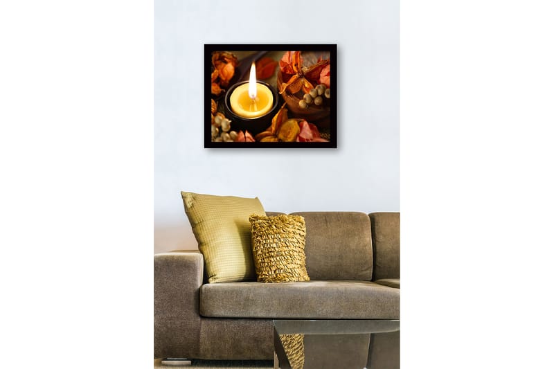 Kehystetty puutaulu canvasille - 41x56 cm - Kynttilälyhty, jota ympäröivät kuivatut kukat ja hedelmät - Kulta / Oranssi / Ruskea - Sisustustuotteet - Taulu & taide
