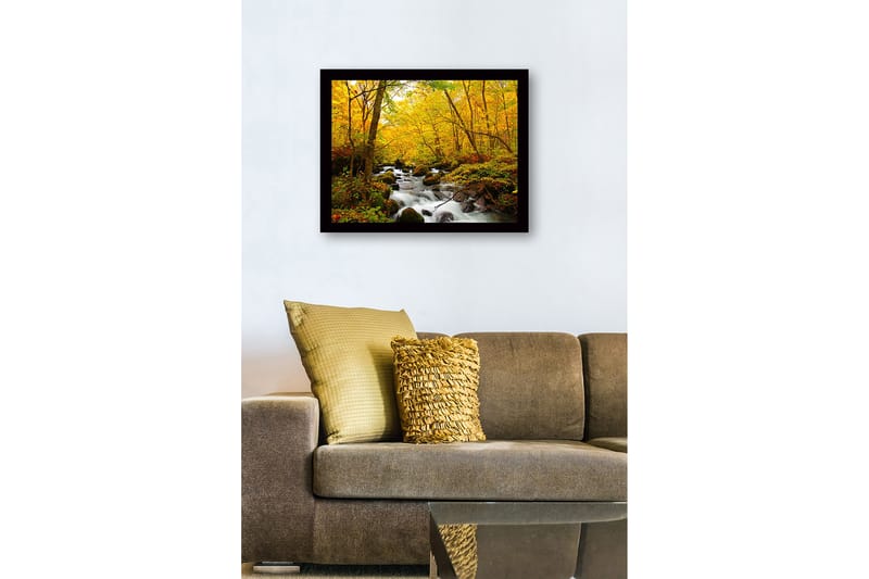 Kehystetty puinen canvas-taulu - 41x56 cm - Kaunis metsä solinaisella purolla, kultaisten syksyn lehtien ympäröimänä - Keltainen / Vihreä / Ruskea - Sisustustuotteet - Taulu & taide