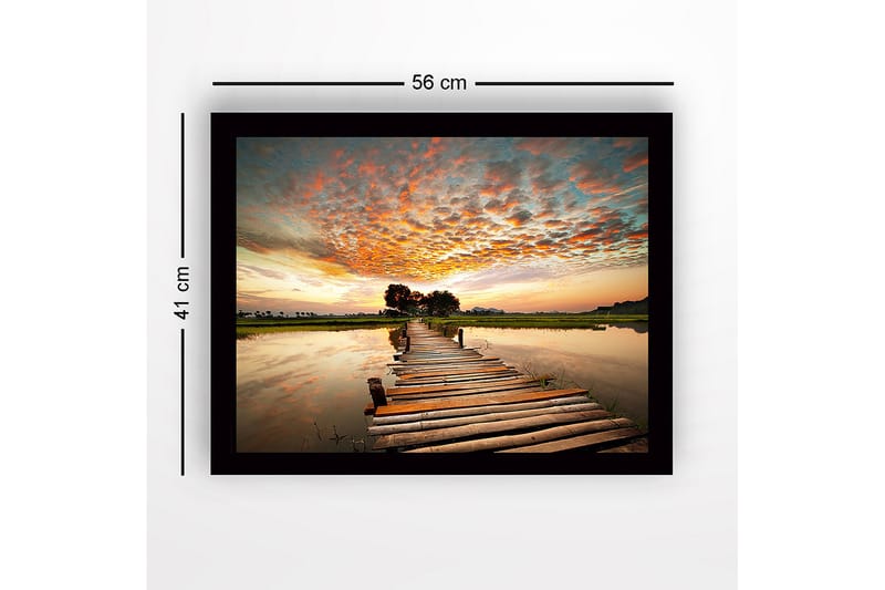 Kehystetty puinen canvas-taulu - 41x56 cm - Kaunis laituri tyynen veden yllä auringonlaskun aikaan - Oranssi / Sininen / Vihreä - Sisustustuotteet - Taulu & taide
