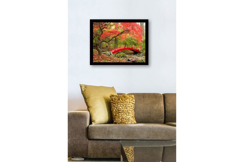 Kehystetty puinen canvas-taulu - 41x56 cm - Punainen silta syksyn väristen puiden ja lehtien ympäröimänä - Punainen / Vihreä / Ruskea - Sisustustuotteet - Taulu & taide