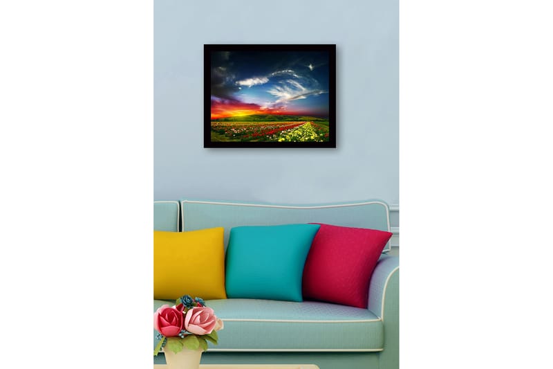 Kehystetty puutaulu canvasille - 41x56 cm - Värikäs kukkaniitty dramaattisen auringonlaskun aikaan - Punainen / Keltainen / Vihreä - Sisustustuotteet - Taulu & taide