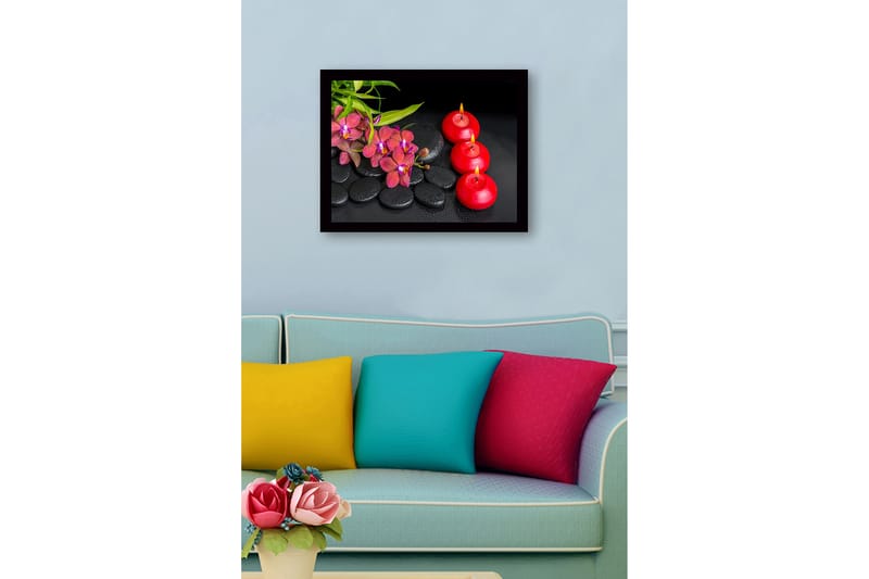 Kehystetty puupohjainen canvas - 41x56 cm - Kaunis kokoelma orkideoita ja kynttilöitä mustilla kivillä - Punainen / Musta / Vihreä - Sisustustuotteet - Taulu & taide