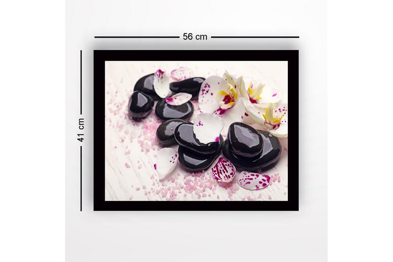 Kehystetty puutaulu canvasille - 41x56 cm - Mustia kiviä ympäröi valkoisia ja violetteja orkideanlehtiä - Musta / Valkoinen / Violetti - Sisustustuotteet - Taulu & taide