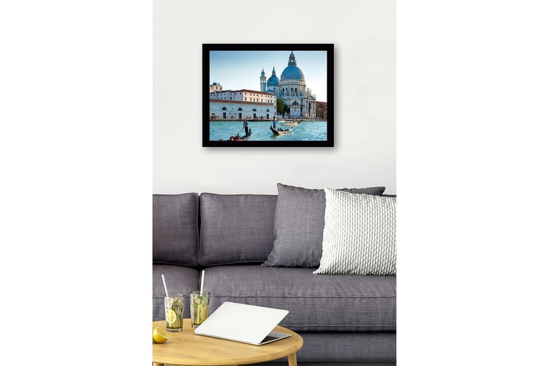 Kehystetty puinen canvas-taulu - 41x56 cm - Kaunis näkymä venetsialaisille gondoleille historiallisessa rakennuksessa - Sininen / Valkoinen / Harmaa - Sisustustuotteet - Taulu & taide