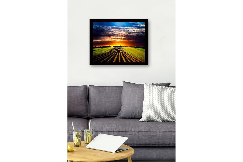 Kehystetty puinen canvas-taulu - 41x56 cm - Kaunis auringonlasku kumpuilevan pellon yllä kynnettyjen rivien kanssa - Vihreä / Oranssi / Sininen - Sisustustuotteet - Taulu & taide