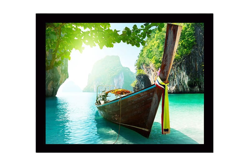 Kehystetty puutaulu canvas-taululla - 41x56 cm - Vene paikallaan kirkkaassa, turkoosissa laguunissa, vihreiden kallioiden ympäröimänä, Turkoosi / Vihreä / Ruskea