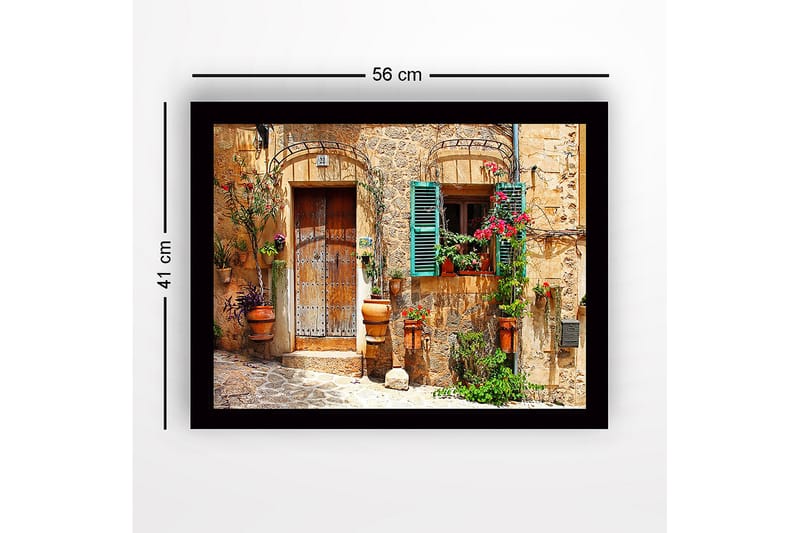 Kehystetty puutaulu canvasille - 41x56 cm - Viehättävä talon julkisivu kukkakoristeilla ja vihreillä ikkunaluukuilla - Terrakotta / Vihreä / Beige - Sisustustuotteet - Taulu & taide