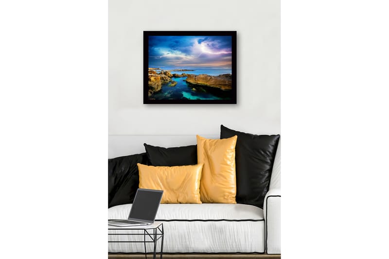 Kehystetty puutaulu canvasille - 41x56 cm - Dramaattinen merimaisema ukkospilvien ja kalliomuodostelmien kera - Sininen / Vihreä / Beige - Sisustustuotteet - Taulu & taide