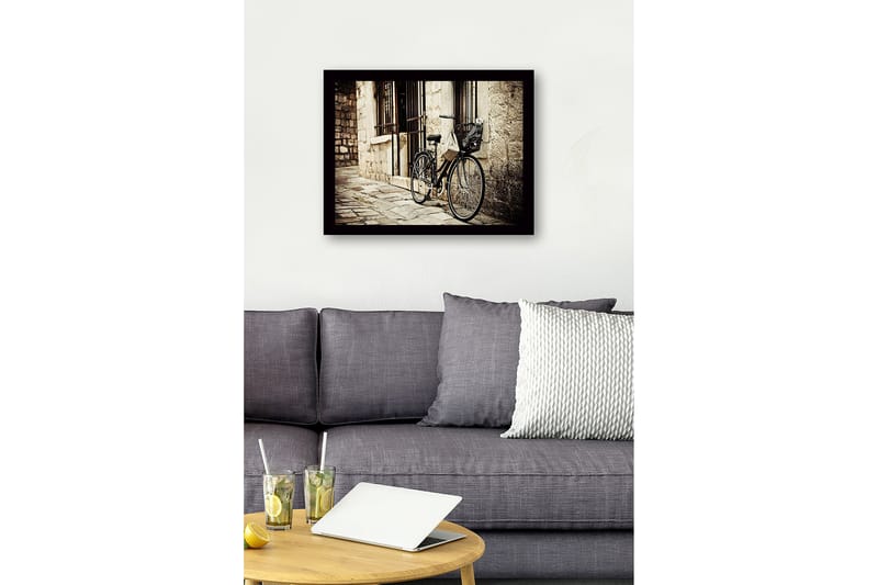 Kehystetty puukangas - 41x56 cm - Polkupyörä nojaa vanhaa kivimuuria vasten - Musta / Beige / Harmaa - Sisustustuotteet - Taulu & taide