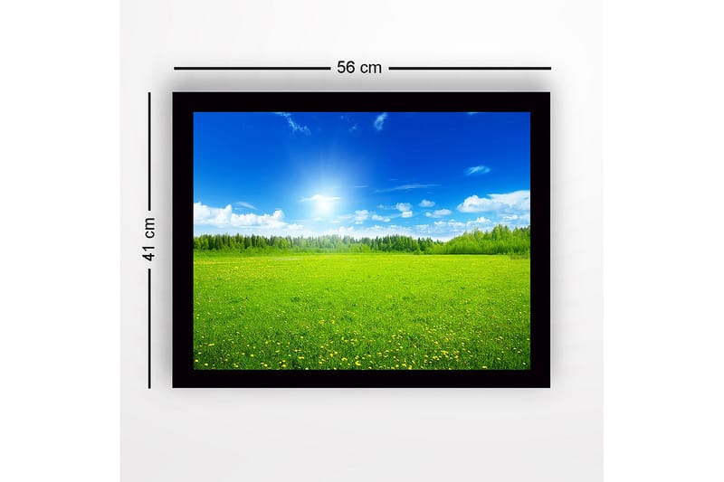 Kehystetty puutaulu canvasille - 41x56 cm - Vihreä niitty kirkkaan sinisen taivaan alla valkoisilla pilvillä - Vihreä / Sininen / Valkoinen - Sisustustuotteet - Taulu & taide
