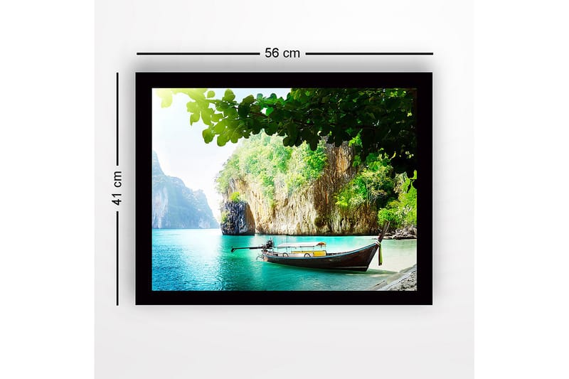 Kehystetty puutaulu canvasille - 41x56 cm - Kaunis ranta veneellä rehevällä kalliorannikolla - Turkoosi / Vihreä / Ruskea - Sisustustuotteet - Taulu & taide
