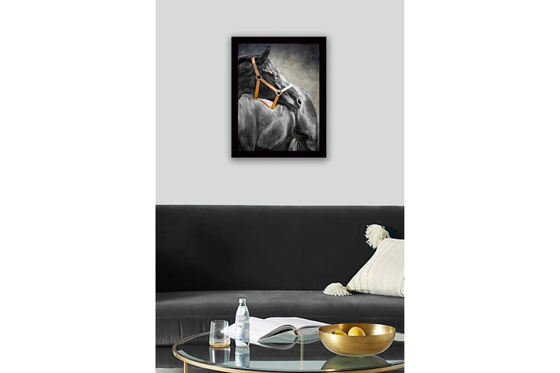 Kehystetty puutaulu canvasille - 41x56 cm - Musta hevonen oranssilla riimulla profiilissa - Musta / Oranssi / Harmaa - Sisustustuotteet - Taulu & taide