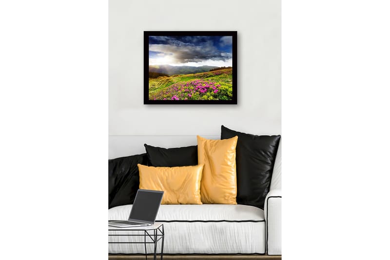 Kehystetty puupohja - 41x56 cm - Kaunis vuoristomaisema kukkivilla niityillä - Vihreä / Vaaleanpunainen / Sininen - Sisustustuotteet - Taulu & taide