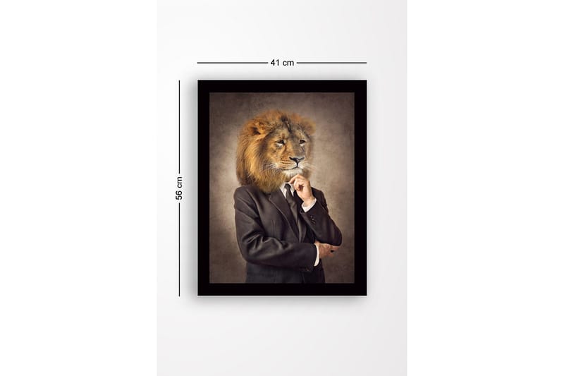 Kehystetty puutaulu canvasille - 41x56 cm - Leijonanpää puvussa -mies - Beige / Tummanruskea / Musta - Sisustustuotteet - Taulu & taide