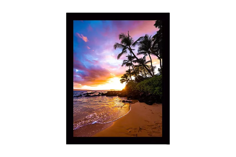 Kehystetty puutaulu canvasille - 41x56 cm - Auringonlasku trooppisen rannan yllä palmujen ja kimaltelevan veden keskellä, Violetti / Oranssi / Vihreä