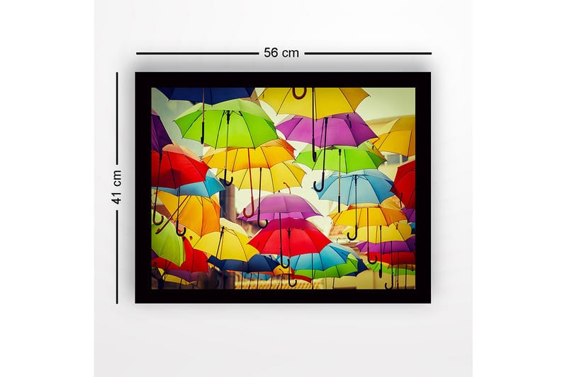 Kehystetty puucanvas - 41x56 cm - Värikkäät sateenvarjot leijuvat kaupunkiympäristön yllä - Keltainen / Vihreä / Punainen - Sisustustuotteet - Taulu & taide